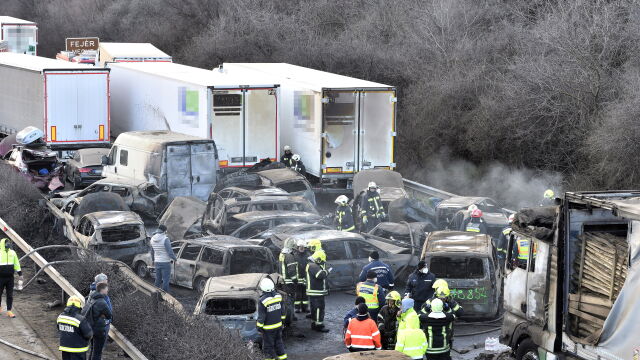 Голяма верижна катастрофа е станала на магистрала М1 край унгарския