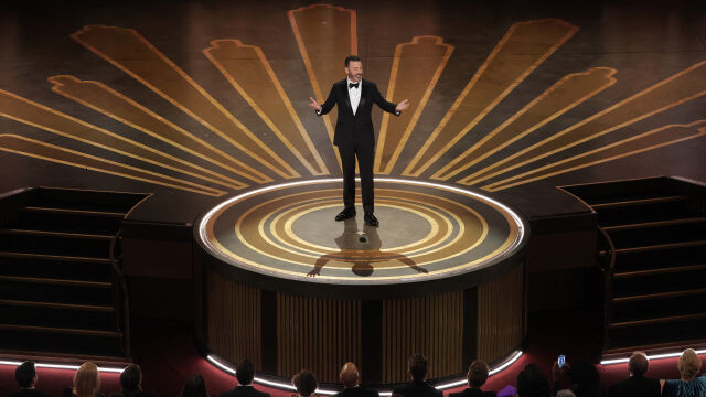 Абсолютно неизбежно – водещият на тазгодишните Оскари Джими Кимъл започна