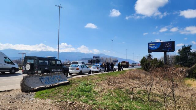Нова група е мигранти е заловена на входа на София