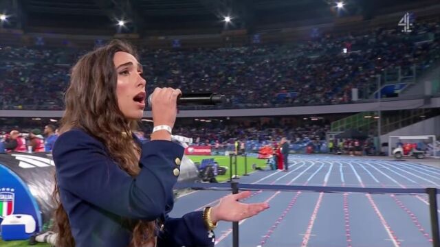 Италианска певица се провали с изпълнението на английския химн (ВИДЕО) 