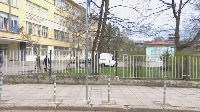 Вълна от сигнали за бомби в няколко училища в София