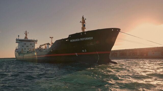 Пирати са нападнали датски кораб в Гвинейския залив предава Ройтерс Комуникационните