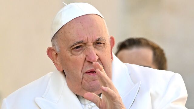 Папа Франциск е бил приет за преглед в римската болница