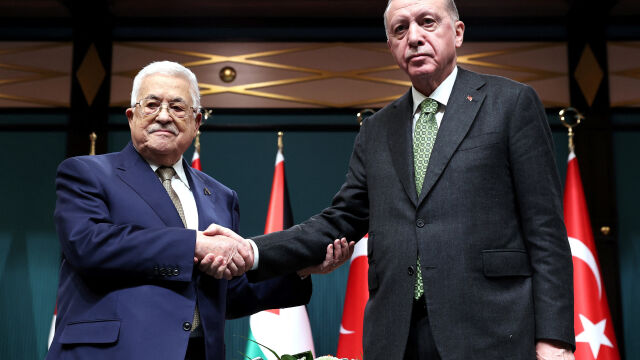 Турският президент Реджеп Ердоган се срещна с палестинския си колега