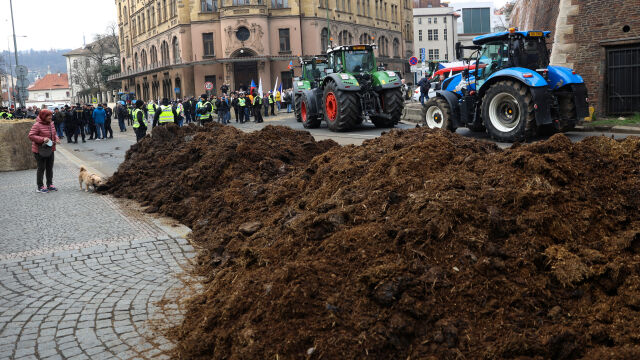 Протестите на фермерите в Чехия продължават Улиците в столицата са
