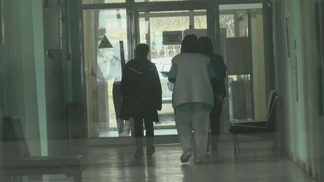 Пет отделения в областната болница в Ловеч са затворени вече