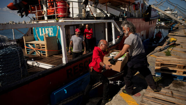 Потегли първата пратка хуманитарна помощ за Ивицата Газа по морския