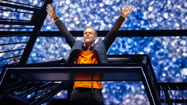 Armin Van Buuren с шоу в София на 30 август