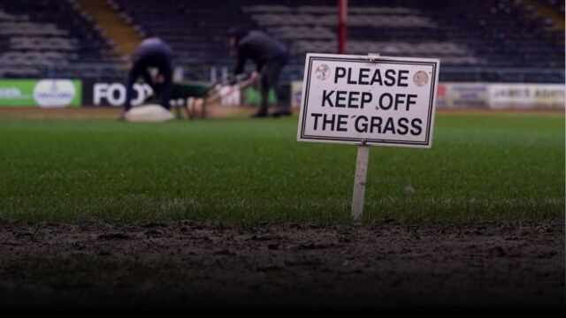 "Топката не отскача": Кал отложи дербито в Шотландия