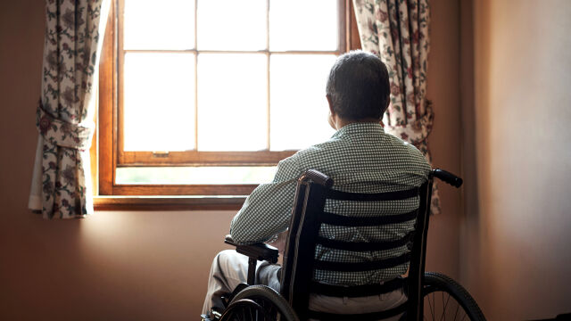 60 годишен мъж от Монтана който е със 100 инвалидност и