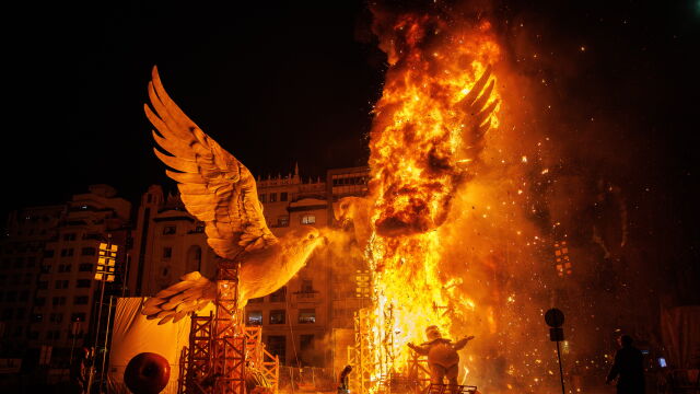 Във Валенсия се проведе ежегодният фестивал Фалас Той се отбелязва