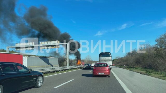 Камион гори на магистрала Тракия Това съобщава очевидец на инцидента
