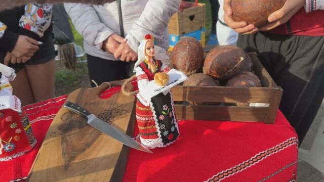 В Цалапица местните празнуват празника на бебека и виното Фестивалът