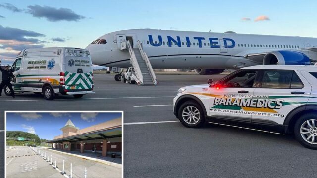 Пътнически самолет Боинг 787 кацна аварийно на летище край Ню