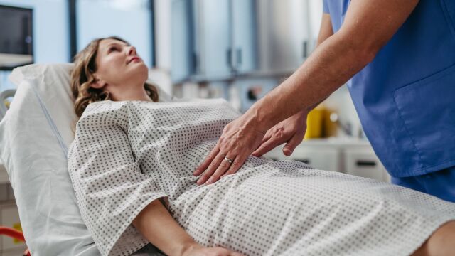Снимка: Пробив в лечението на ендометриоза: Одобрено е първото лекарство