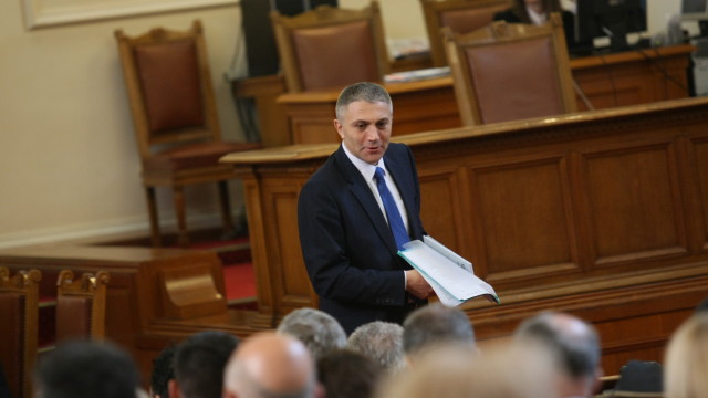 Полагаме усилия да има изход от политическата криза в България
