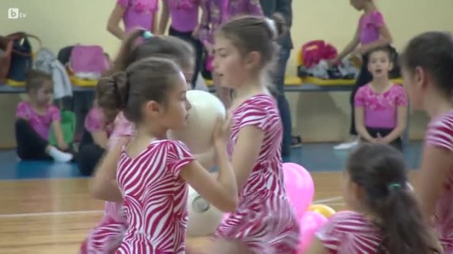 Спортен празник за над 120 деца в „Триадица” (ВИДЕО)