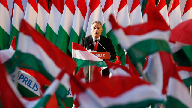 Изборни победи за управляващите партии в съседна Сърбия и в