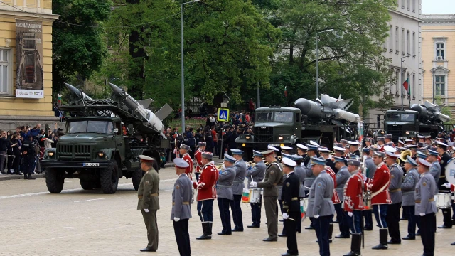 Военен парад за 6 май