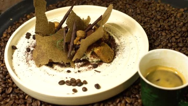 Созополско тирамису с катък, зелени смокини и кафе