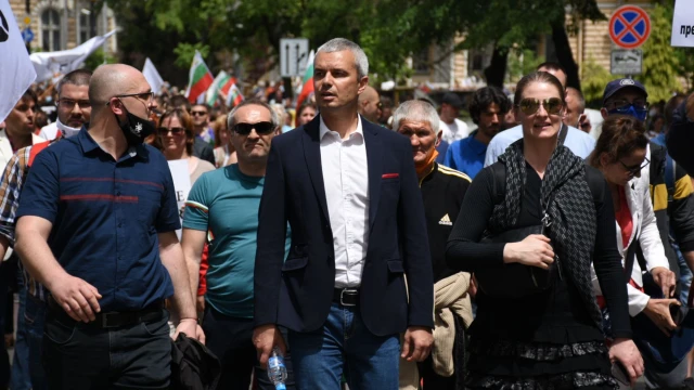 Втора част: Протест на партия "Възраждане" пред парламента