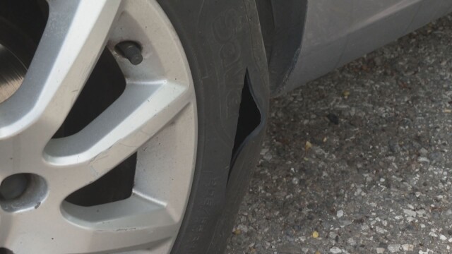 Десетки автомобили в Ямбол осъмнаха с нарязани гуми Потърпевши са