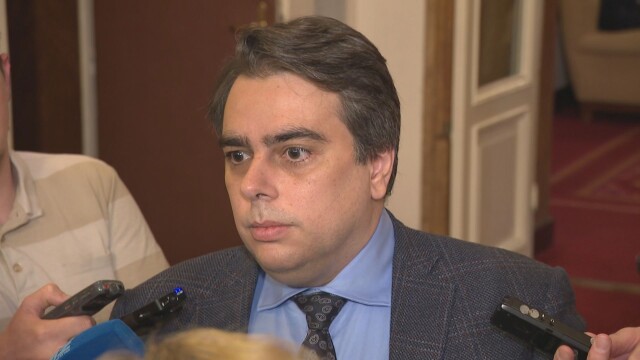 Вицепремиерът и министър на финансите Асен Василев коментира в кулоарите