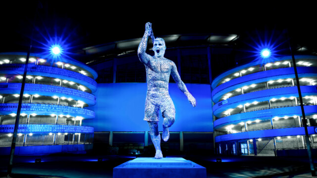 "Сити" откри статуя на Агуеро 10 години след шампионския гол