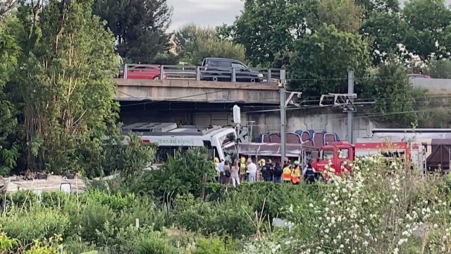 Машинист на влак движещ се до предградията на Барселона загина