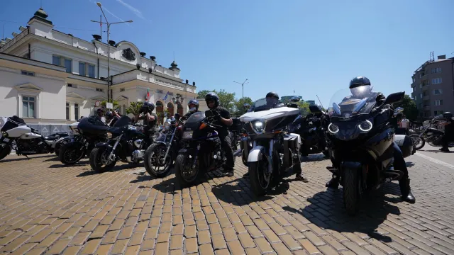 Мотористи искат промени в Закона за движение по пътищата