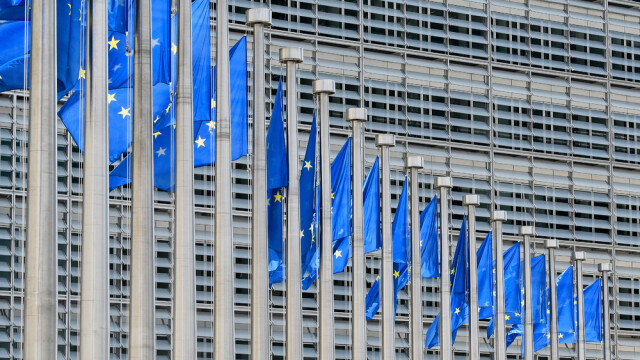 Европейската комисия уточни днес, че не е издавала нови насоки