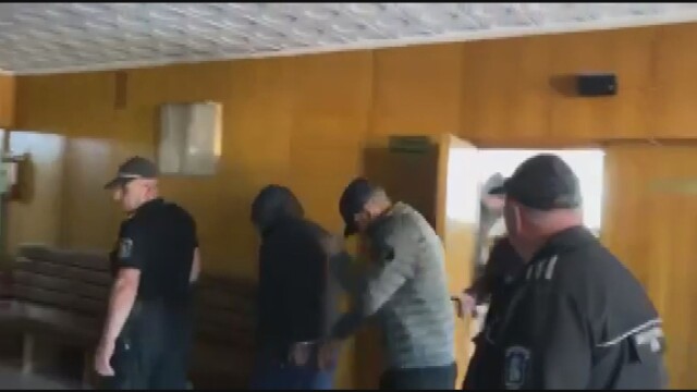 Апелативният съд в Бургас остави в ареста четиримата мъже от