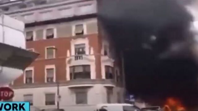 Мощна експлозия избухна в центъра на Милано Няколко автомобила са