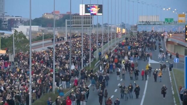 Десетки хиляди излязоха на шествие в Сърбия против насилието Протестът