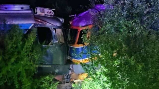 Два локомотива са се ударили в румънския окръг Гюргево между