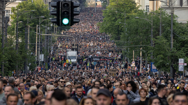 Над 150 000 души протестираха снощи в Белград срещу насилието