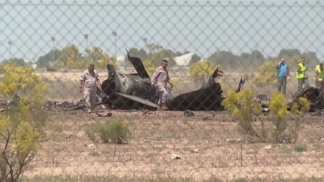 Испански изтребител F 18 се разби във военновъздушната база Сарагоса Пилотът