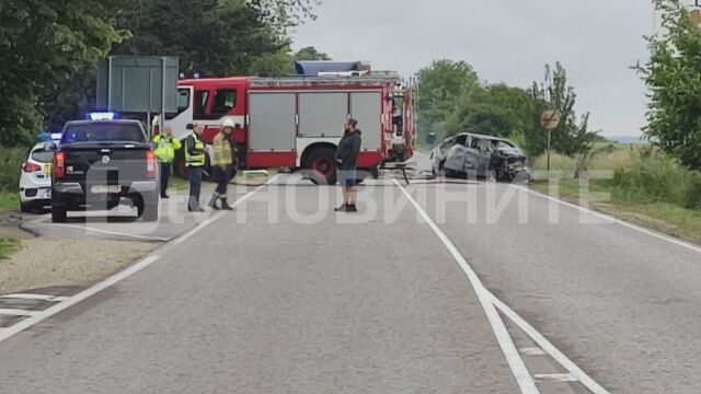 Запалената кола на пътя Русе-Бяла: Двама души са загинали   