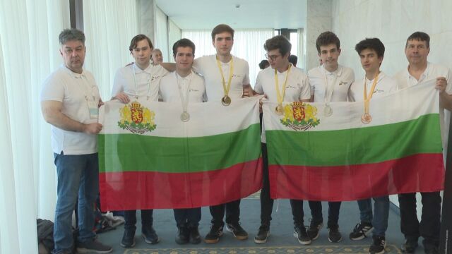 Наши ученици спечелиха 8 медала от Балканската олимпиада по математика