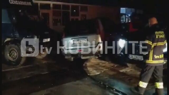 Мъж се е барикаридал в дома си в Пловдив Той