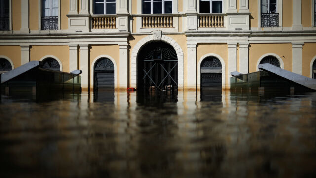 Поройни дъждове предизвикаха тежки наводнения в Германия Франция и Италия