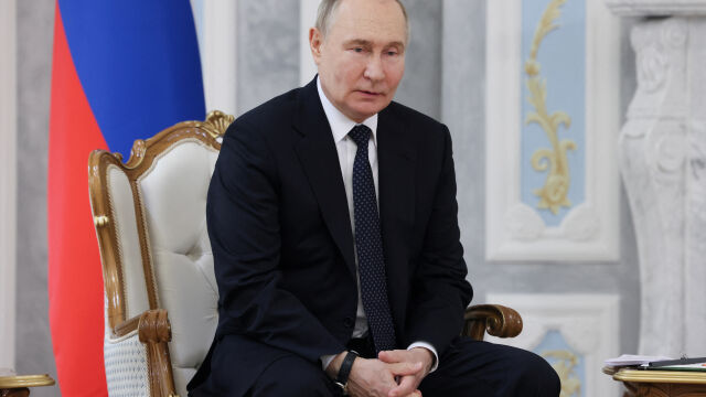  Руският президент Владимир Путин е готов да спре войната в