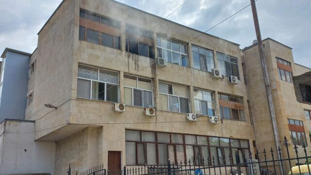 Пожар горя в сградата на община Кресна Около 09 44 часа