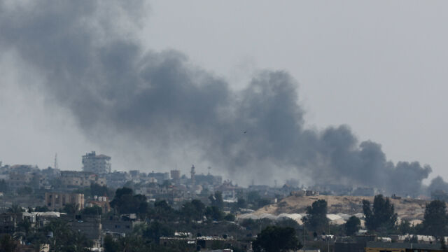 Израелската армия е влязла в центъра на южния град Рафа