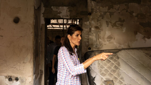  Бившата посланичка на ООН Ники Хейли написа Довършете ги