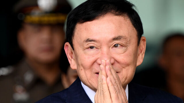  Властите съобщиха че бившият министър председател на Тайланд  е обвинен
