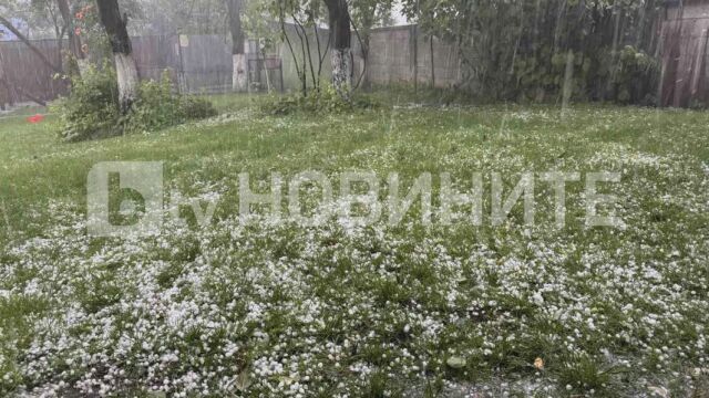 Силна буря връхлетя София Градушка падна в столичния квартал Горна