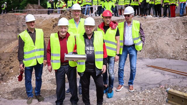 Снимка: Какво има в капсулата на времето в новия Сектор 