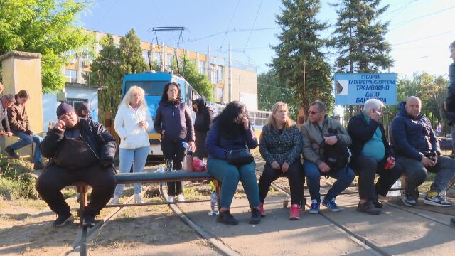 Стачката на градския транспорт в София става безсрочна