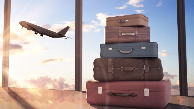 Авиокомпания обезщети жена с 13 нови луксозни куфара съобщава Си Ен